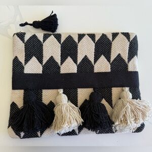 Mud Pie NWOT Black & Cream HANDLOOM TASSEL CASE